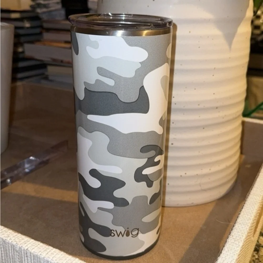 Swig Life Incognito‎ Camo 20oz Triple Insulated Stainless Steel Tumbler